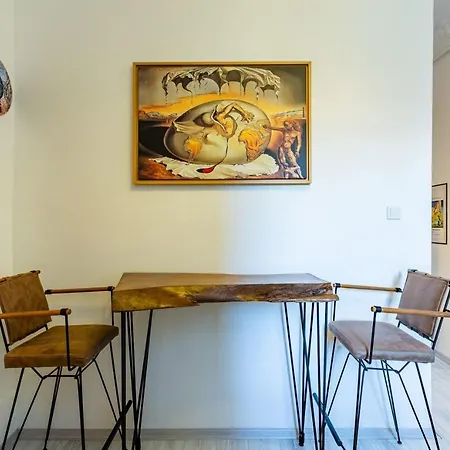 Appartement Flat Close To Metro Galata Tower In Beyoglu Istanboel